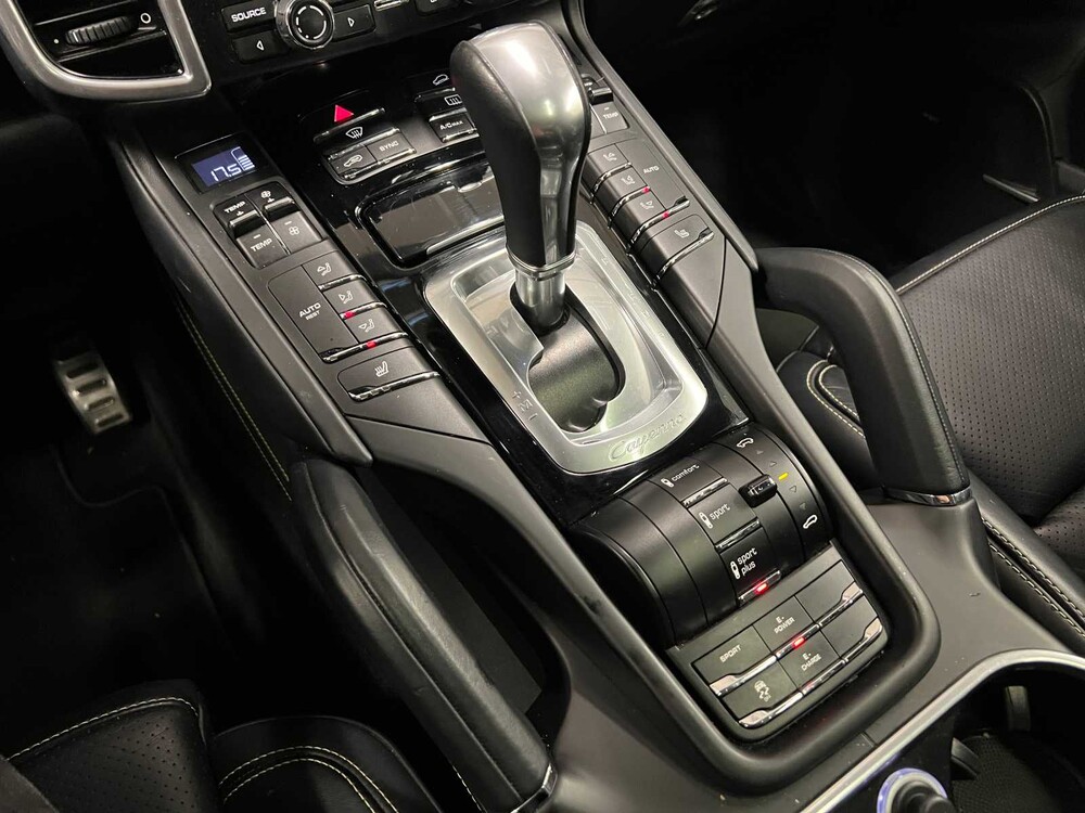 Porsche Cayenne S E-Hybrid 3.0 V6 416pk 2015, HL-769-N