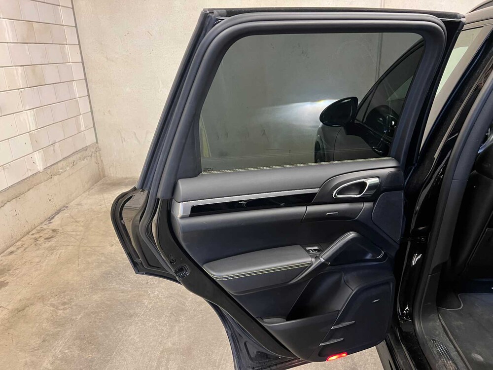 Porsche Cayenne S E-Hybrid 3.0 V6 416pk 2015, HL-769-N