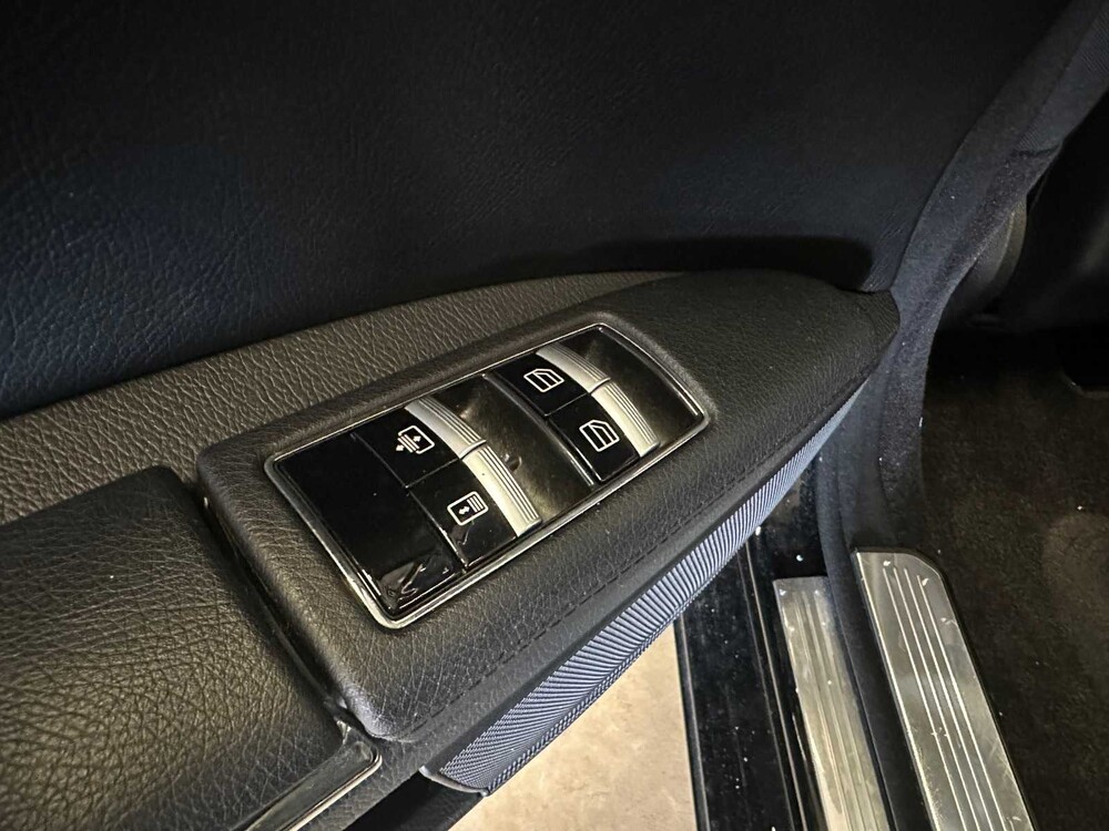 Mercedes-Benz S500 Long 4Matic 387hp 2011 S-class, T-593-ZJ