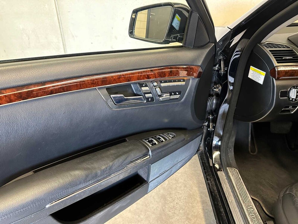 Mercedes-Benz S500 Long 4Matic 387hp 2011 S-class, T-593-ZJ