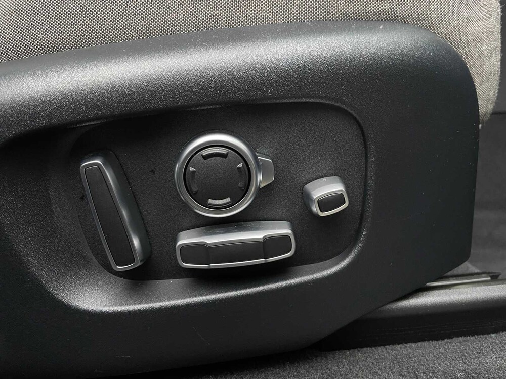 Land Rover Range Rover Velar 3.0 V6 AWD First Edition 300hp 2017 ORIG-NL, PG-821-D