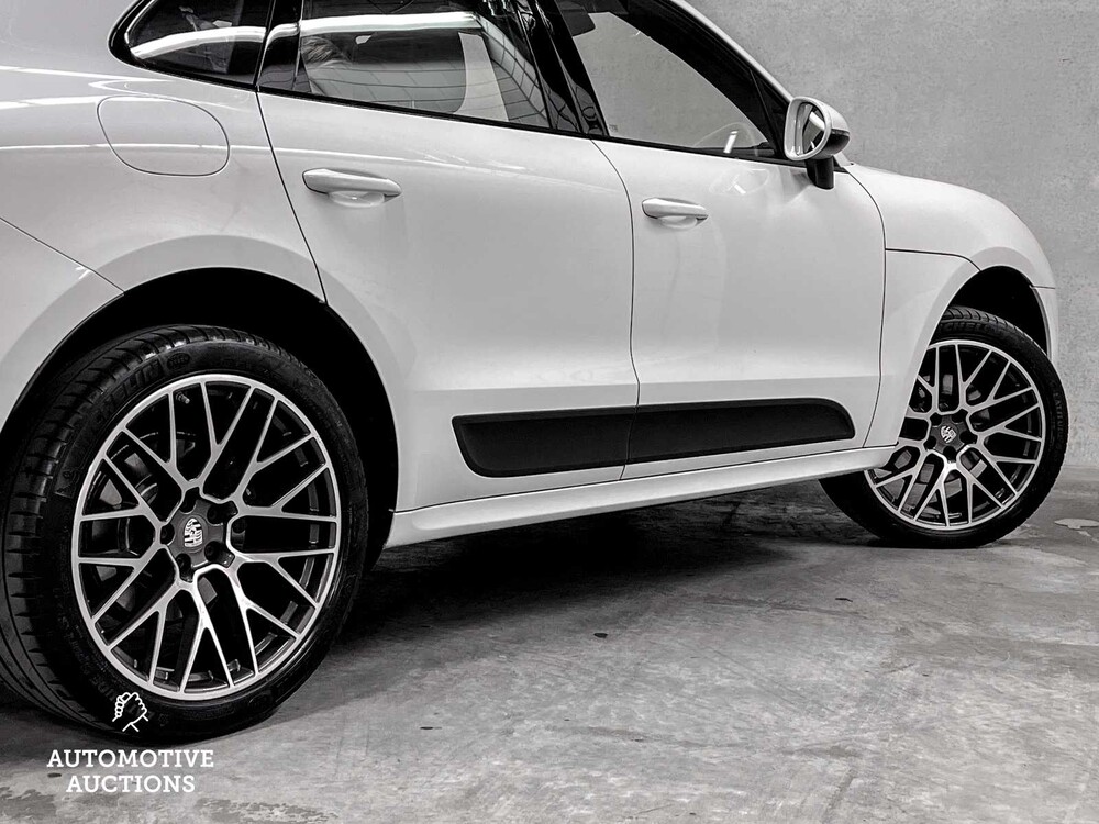 Porsche Macan 2.0 245pk FACELIFT 2019 Sport-Chrono