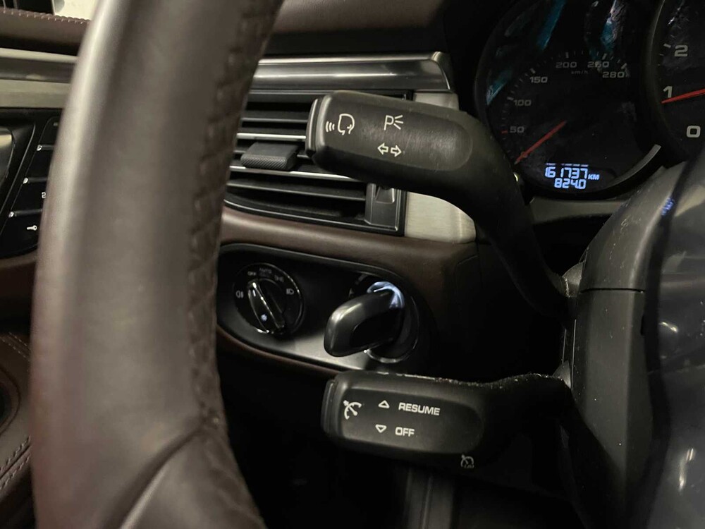 Porsche Macan 2.0 245pk FACELIFT 2019 Sport-Chrono