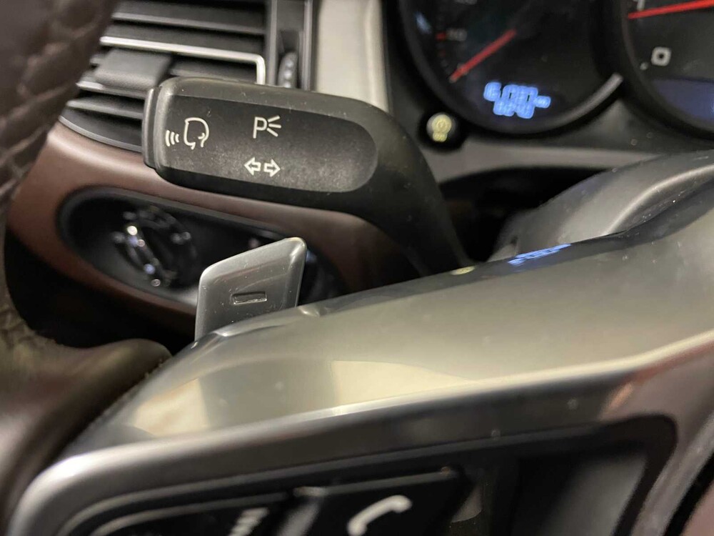 Porsche Macan 2.0 245pk FACELIFT 2019 Sport-Chrono