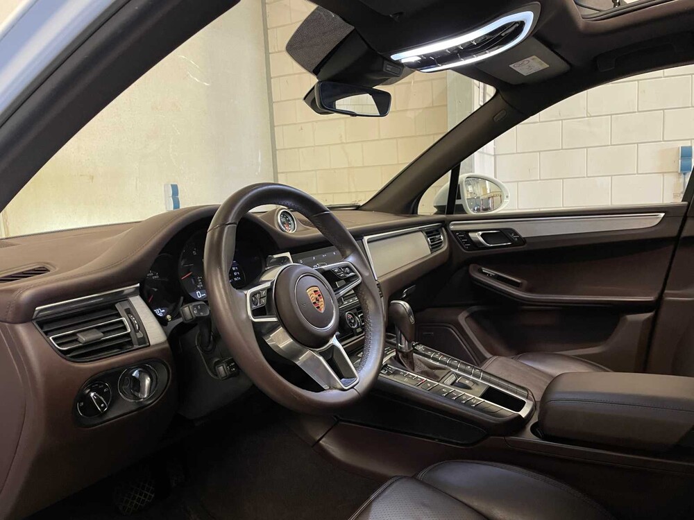 Porsche Macan 2.0 245pk FACELIFT 2019 Sport-Chrono