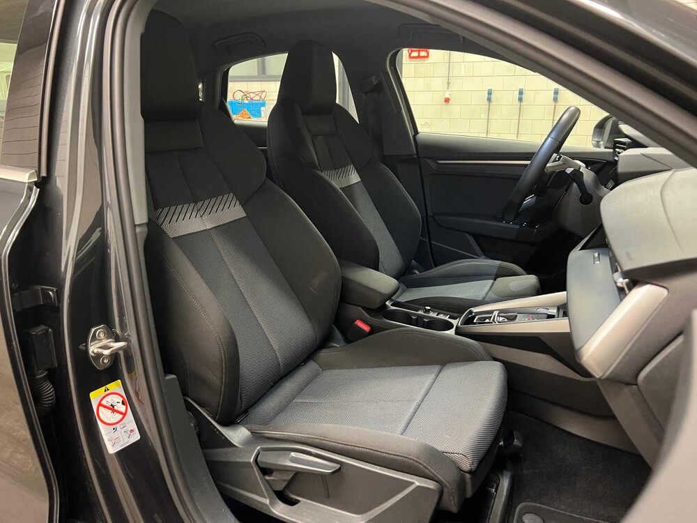Audi A3 Limousine 30 TFSI Business Edition 110hp 2021 (Original-NL), L-047-KX