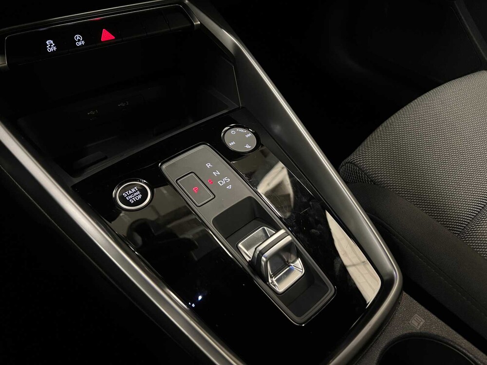 Audi A3 Limousine 30 TFSI Business Edition 110hp 2021 (Original-NL), L-047-KX