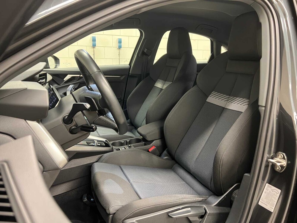 Audi A3 Limousine 30 TFSI Business Edition 110hp 2021 (Original-NL), L-047-KX