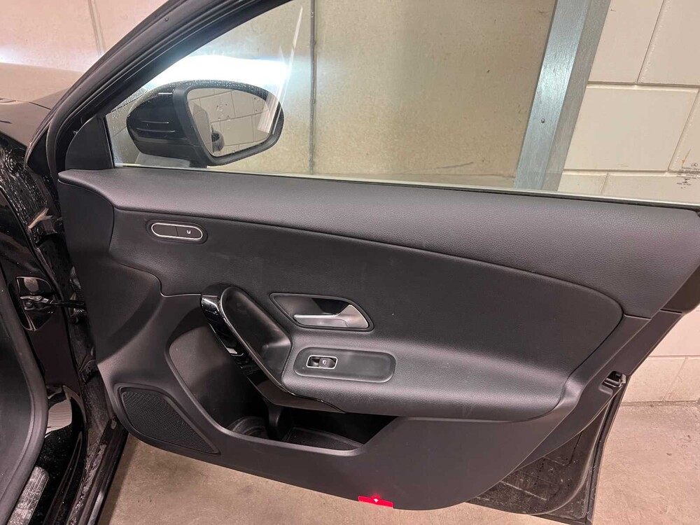 Mercedes-Benz A180 d 116pk 2019 (Origineel-NL) A-klasse, ZR-630-X