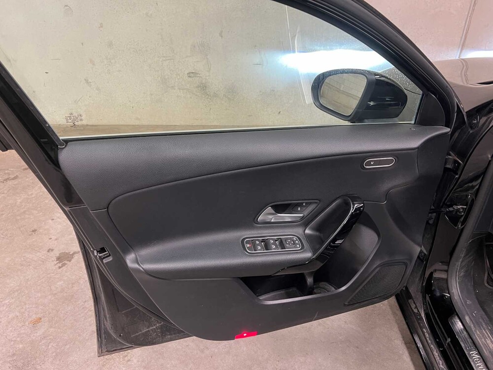 Mercedes-Benz A180 d 116pk 2019 (Origineel-NL) A-klasse, ZR-630-X