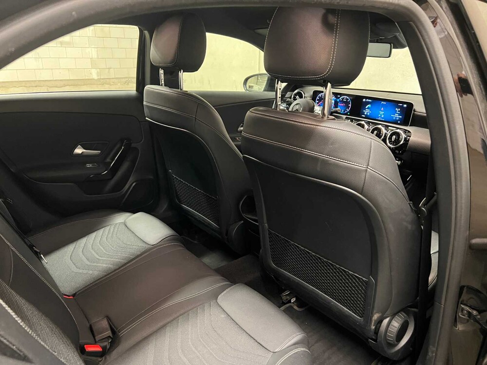 Mercedes-Benz A180 d 116pk 2019 (Origineel-NL) A-klasse, ZR-630-X