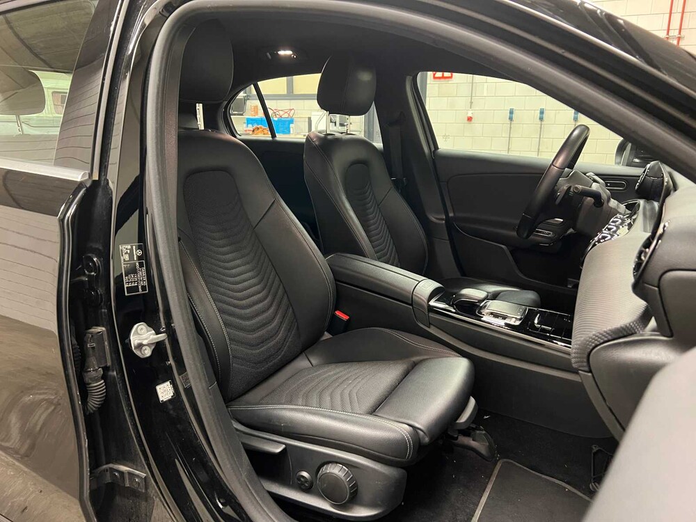 Mercedes-Benz A180 d 116pk 2019 (Origineel-NL) A-klasse, ZR-630-X