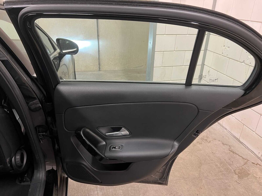 Mercedes-Benz A180 d 116pk 2019 (Origineel-NL) A-klasse, ZR-630-X