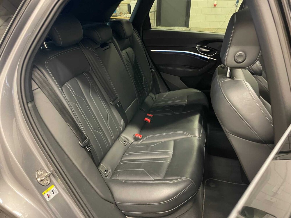 Audi e-tron 55 quattro advanced 95 kWh 360hp 2019 (original-NL + 1st owner), ZD-004-B