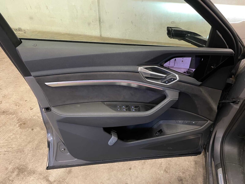 Audi e-tron 55 quattro advanced 95 kWh 360hp 2019 (original-NL + 1st owner), ZD-004-B