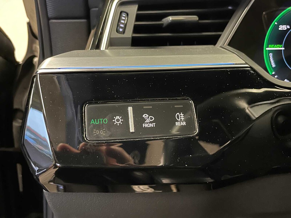 Audi e-tron 55 quattro advanced 95 kWh 360hp 2019 (original-NL + 1st owner), ZD-004-B