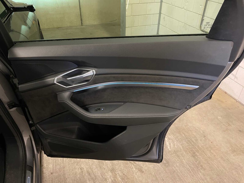 Audi e-tron 55 quattro advanced 95 kWh 360hp 2019 (original-NL + 1st owner), ZD-004-B