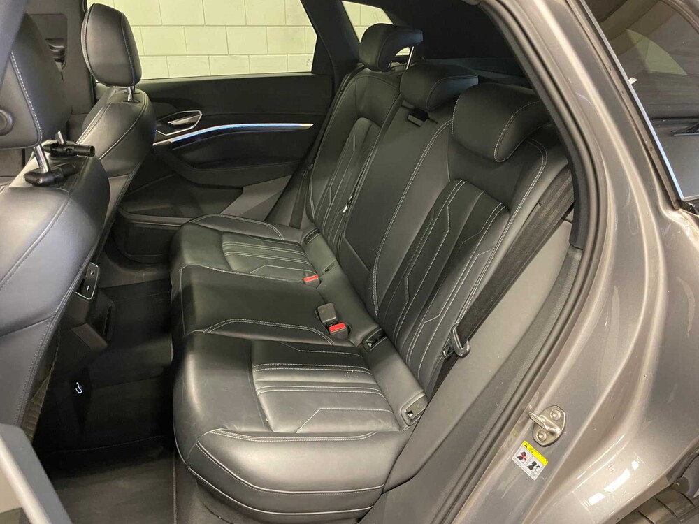 Audi e-tron 55 quattro advanced 95 kWh 360hp 2019 (original-NL + 1st owner), ZD-004-B