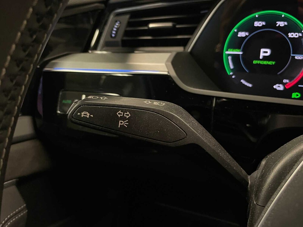 Audi e-tron 55 quattro advanced 95 kWh 360hp 2019 (original-NL + 1st owner), ZD-004-B