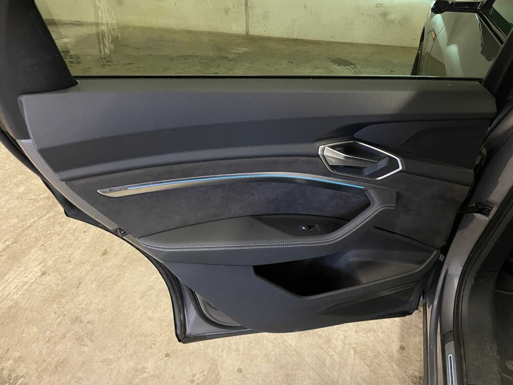 Audi e-tron 55 quattro advanced 95 kWh 360hp 2019 (original-NL + 1st owner), ZD-004-B