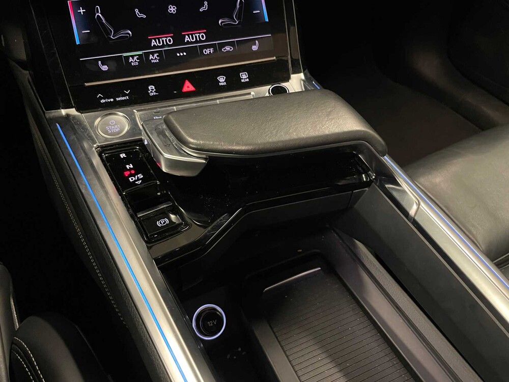 Audi e-tron 55 quattro advanced 95 kWh 360hp 2019 (original-NL + 1st owner), ZD-004-B