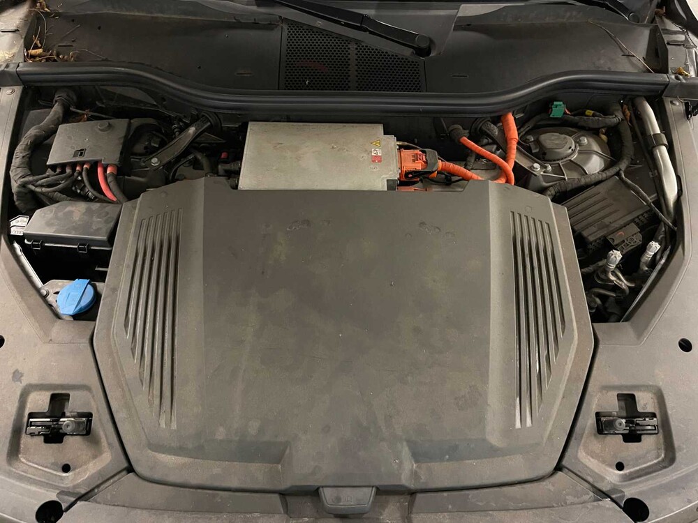 Audi e-tron 55 quattro advanced 95 kWh 360hp 2019 (original-NL + 1st owner), ZD-004-B