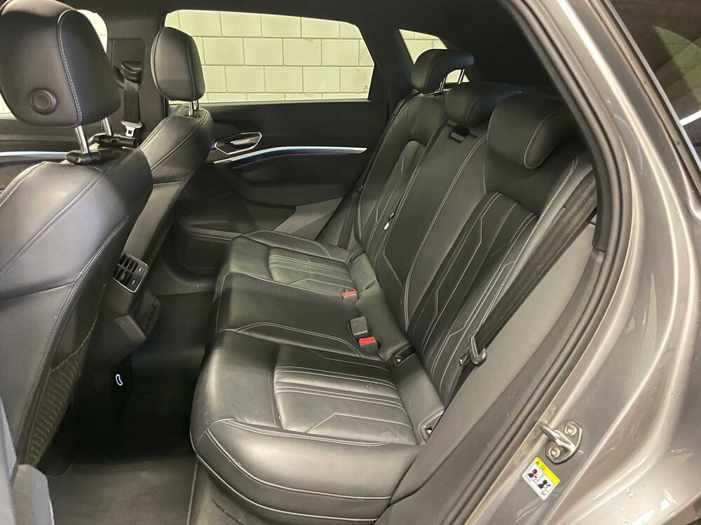 Audi e-tron 55 quattro advanced 95 kWh 360hp 2019 (original-NL + 1st owner), ZD-004-B