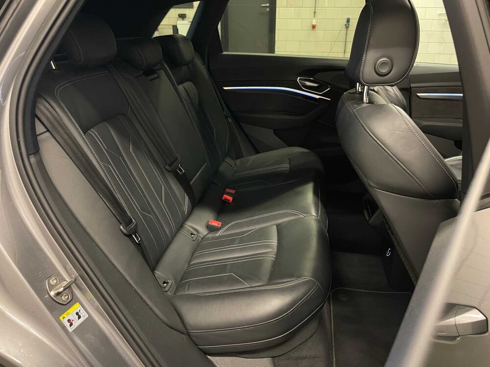 Audi e-tron 55 quattro advanced 95 kWh 360hp 2019 (original-NL + 1st owner), ZD-004-B