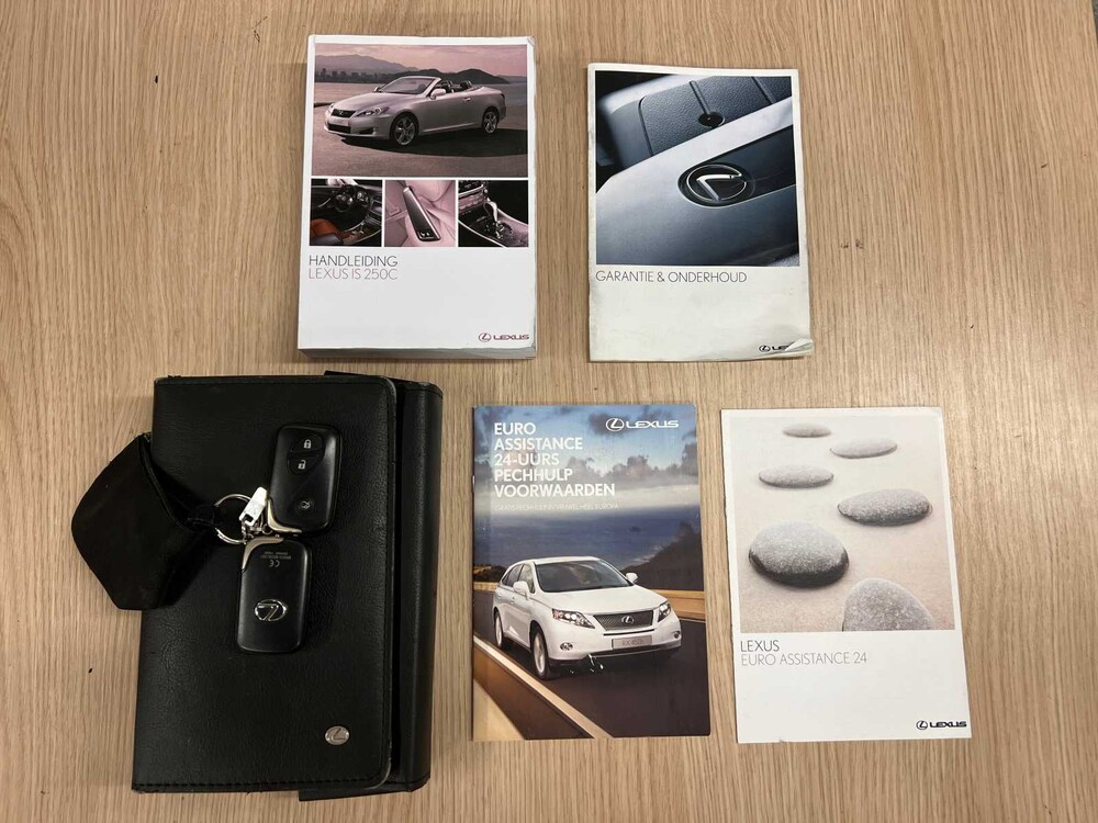 Lexus IS Cabriolet 250C Luxus 208PS 2013 (Original-UK), 16-ZPG-6