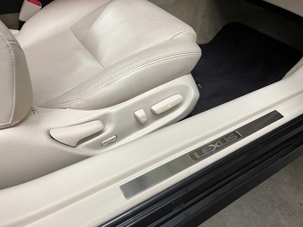 Lexus IS Cabriolet 250C Luxus 208PS 2013 (Original-UK), 16-ZPG-6