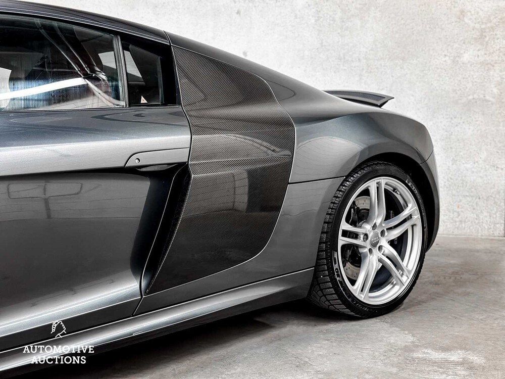 Audi R8 5.2 V10 FSI 525hp -CARBON- 2010, 74-NGZ-1