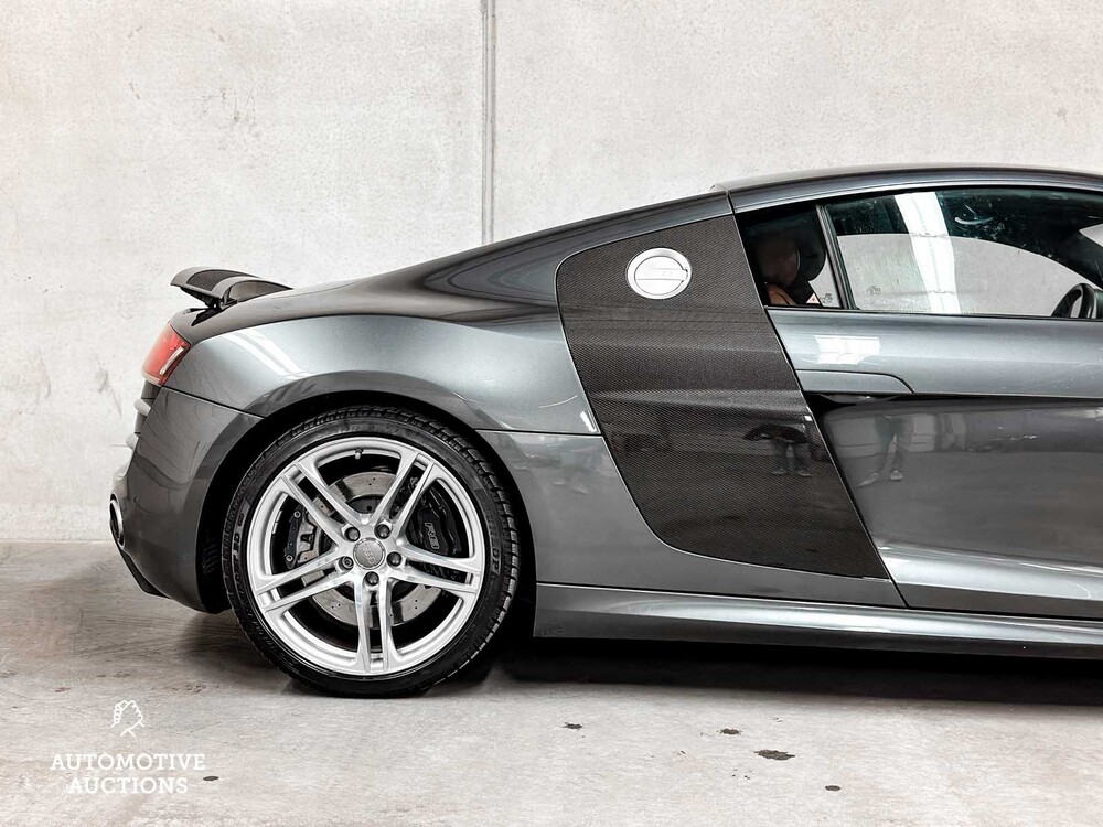 Audi R8 5.2 V10 FSI 525hp -CARBON- 2010, 74-NGZ-1