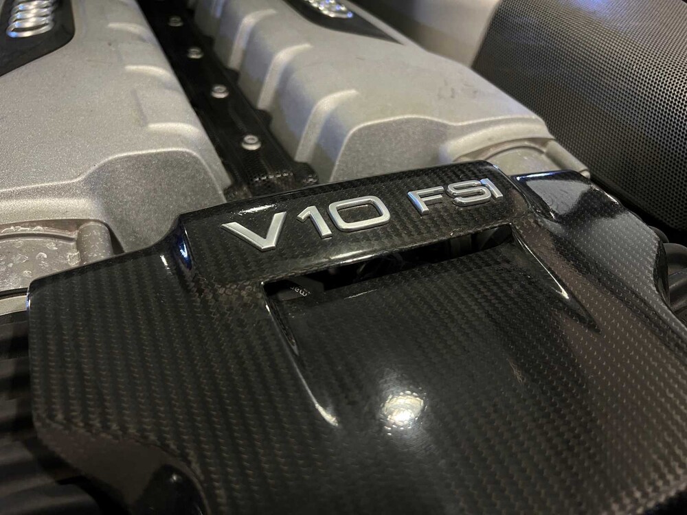Audi R8 5.2 V10 FSI 525hp -CARBON- 2010, 74-NGZ-1