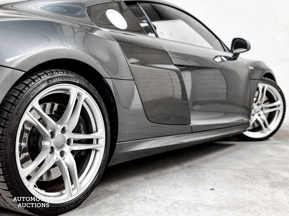 Audi R8 5.2 V10 FSI 525hp -CARBON- 2010, 74-NGZ-1