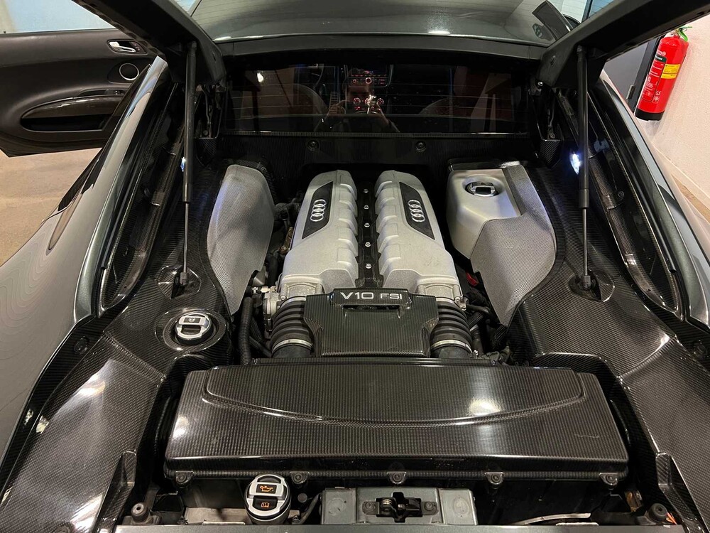 Audi R8 5.2 V10 FSI 525hp -CARBON- 2010, 74-NGZ-1