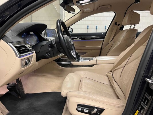 BMW 745e High Executive 394hp 2020 (Original-NL) 7-Series, J-898-GV