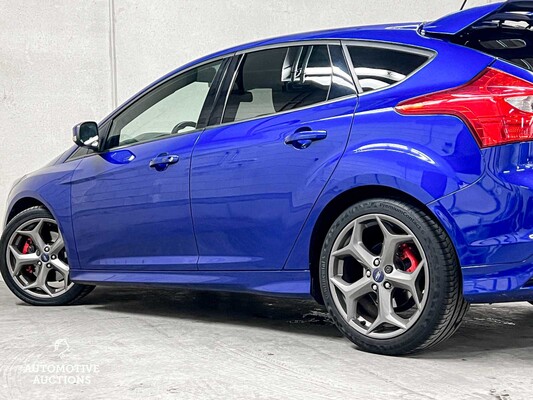 Ford Focus ST-2 2.0 EcoBoost 250hp 2013 (Original-UK), 50-ZVX-6