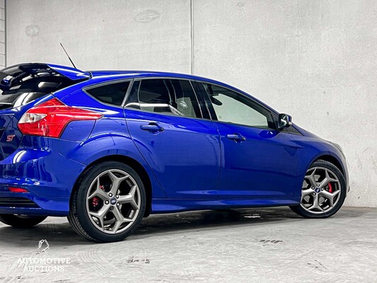 Ford Focus ST-2 2.0 EcoBoost 250PS 2013 (Original-UK), 50-ZVX-6