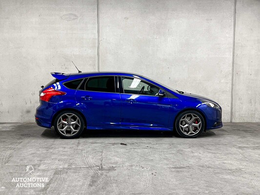 Ford Focus ST-2 2.0 EcoBoost 250PS 2013 (Original-UK), 50-ZVX-6