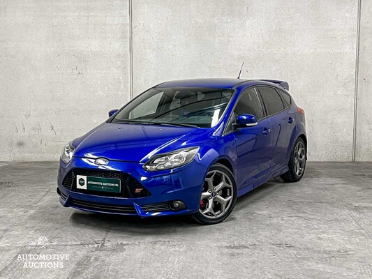 Ford Focus ST-2 2.0 EcoBoost 250hp 2013 (Original-UK), 50-ZVX-6