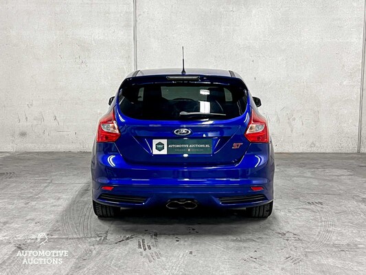 Ford Focus ST-2 2.0 EcoBoost 250PS 2013 (Original-UK), 50-ZVX-6