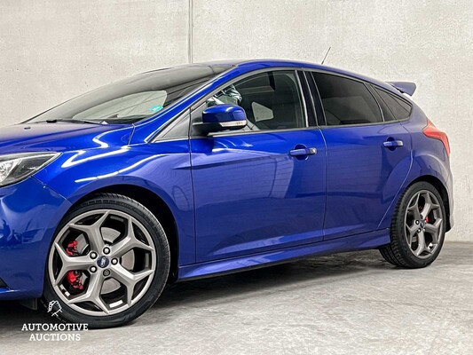 Ford Focus ST-2 2.0 EcoBoost 250PS 2013 (Original-UK), 50-ZVX-6