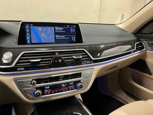 BMW 745e High Executive 394hp 2020 (Original-NL) 7-Series, J-898-GV