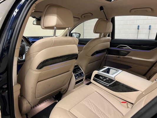 BMW 745e High Executive 394hp 2020 (Original-NL) 7-Series, J-898-GV