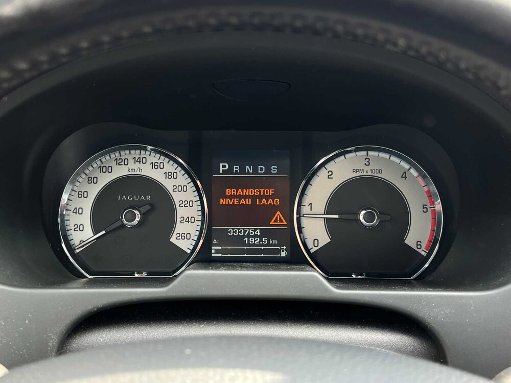 Jaguar XF 2.7D V6 Premium Luxury 207hp 2010 (Original-UK), 81-LDB-9