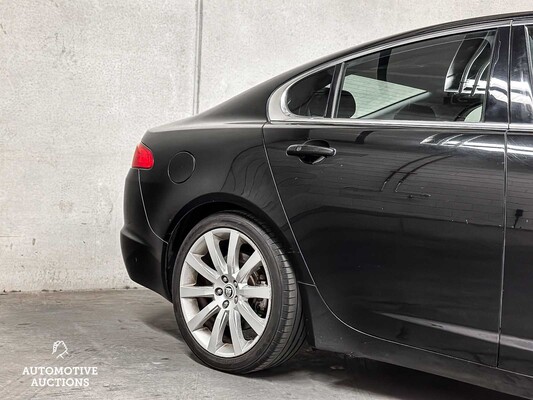 Jaguar XF 2.7D V6 Premium Luxury 207pk 2010 (Origineel-NL), 81-LDB-9