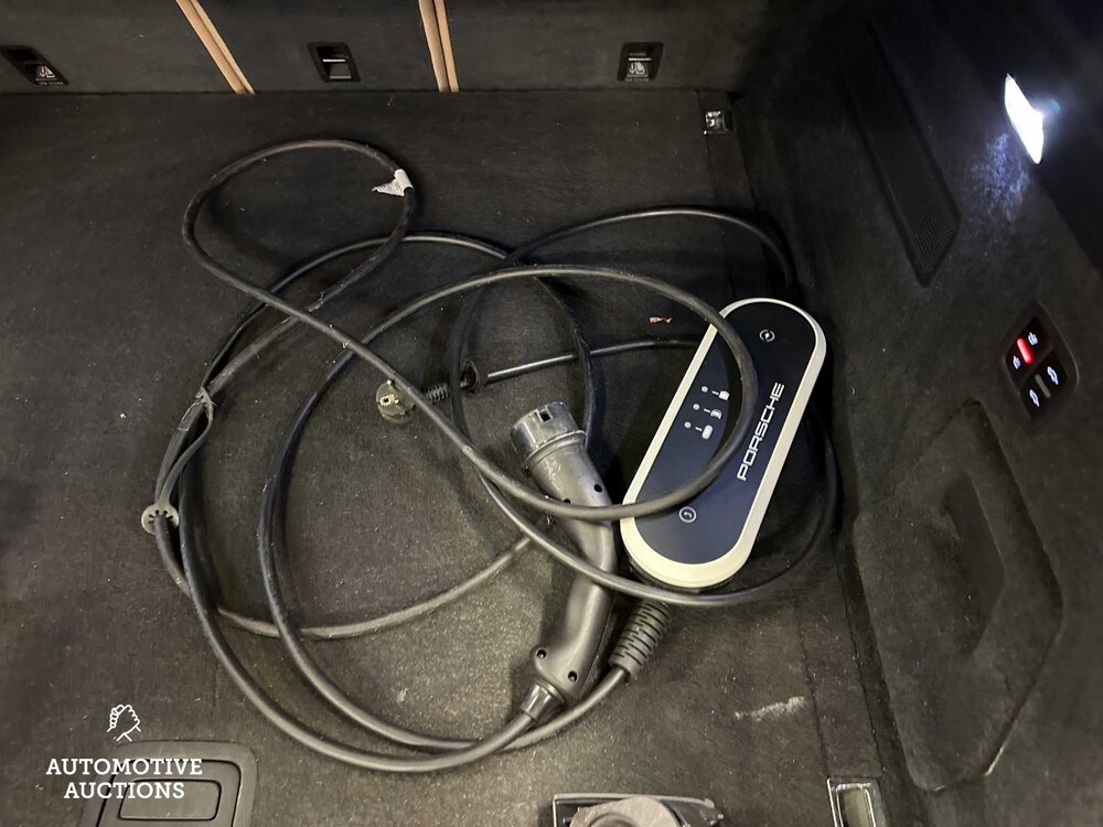 Porsche Cayenne E-Hybrid 3.0 V6 NEW-MODEL 462hp 2018 Sport-Chrono