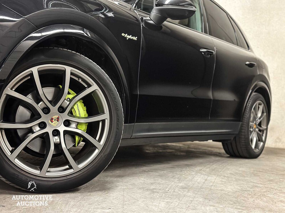 Porsche Cayenne E-Hybrid 3.0 V6 NEW-MODEL 462hp 2018 Sport-Chrono