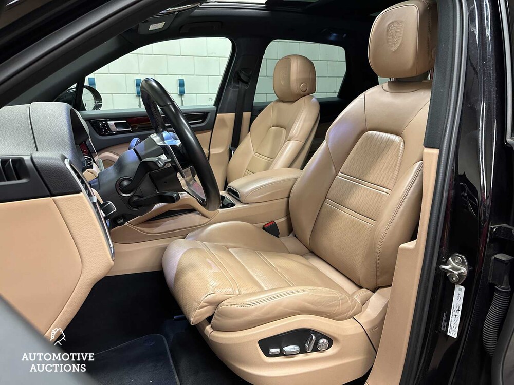 Porsche Cayenne E-Hybrid 3.0 V6 NEW-MODEL 462hp 2018 Sport-Chrono