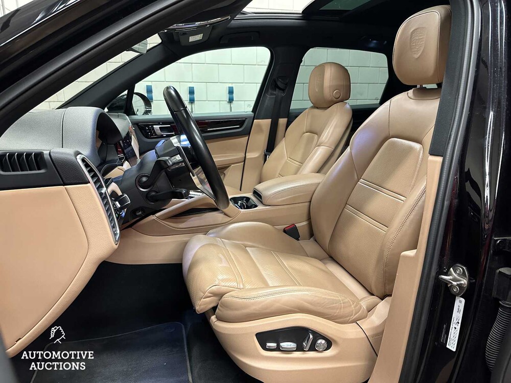 Porsche Cayenne E-Hybrid 3.0 V6 NEW-MODEL 462hp 2018 Sport-Chrono